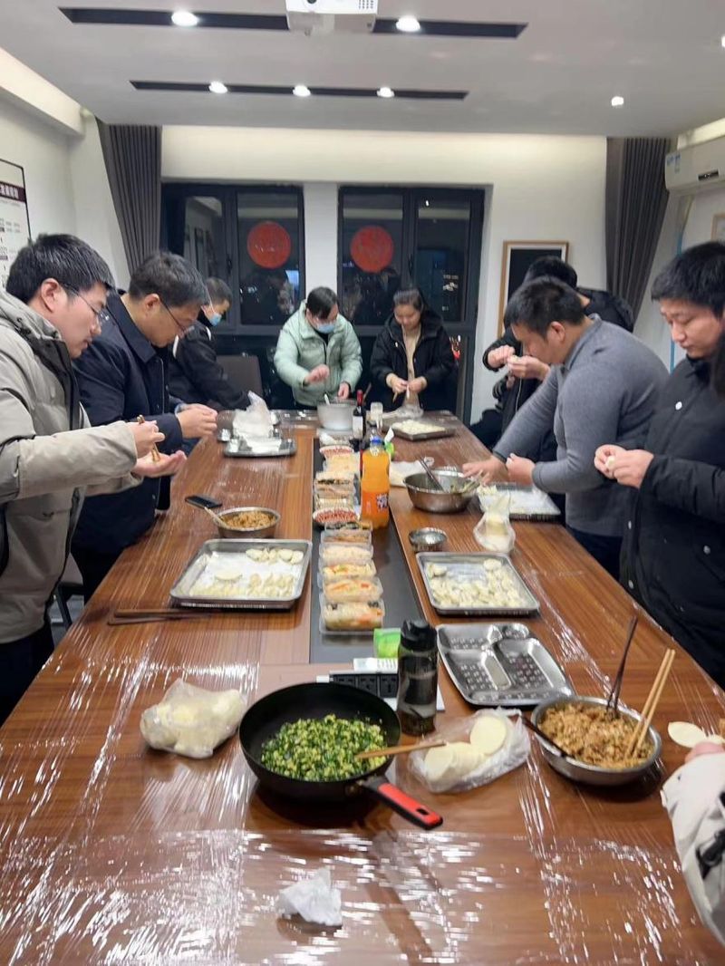 通達軟件公司組織開展“情暖冬至，餃香飄逸”冬至包餃子活動